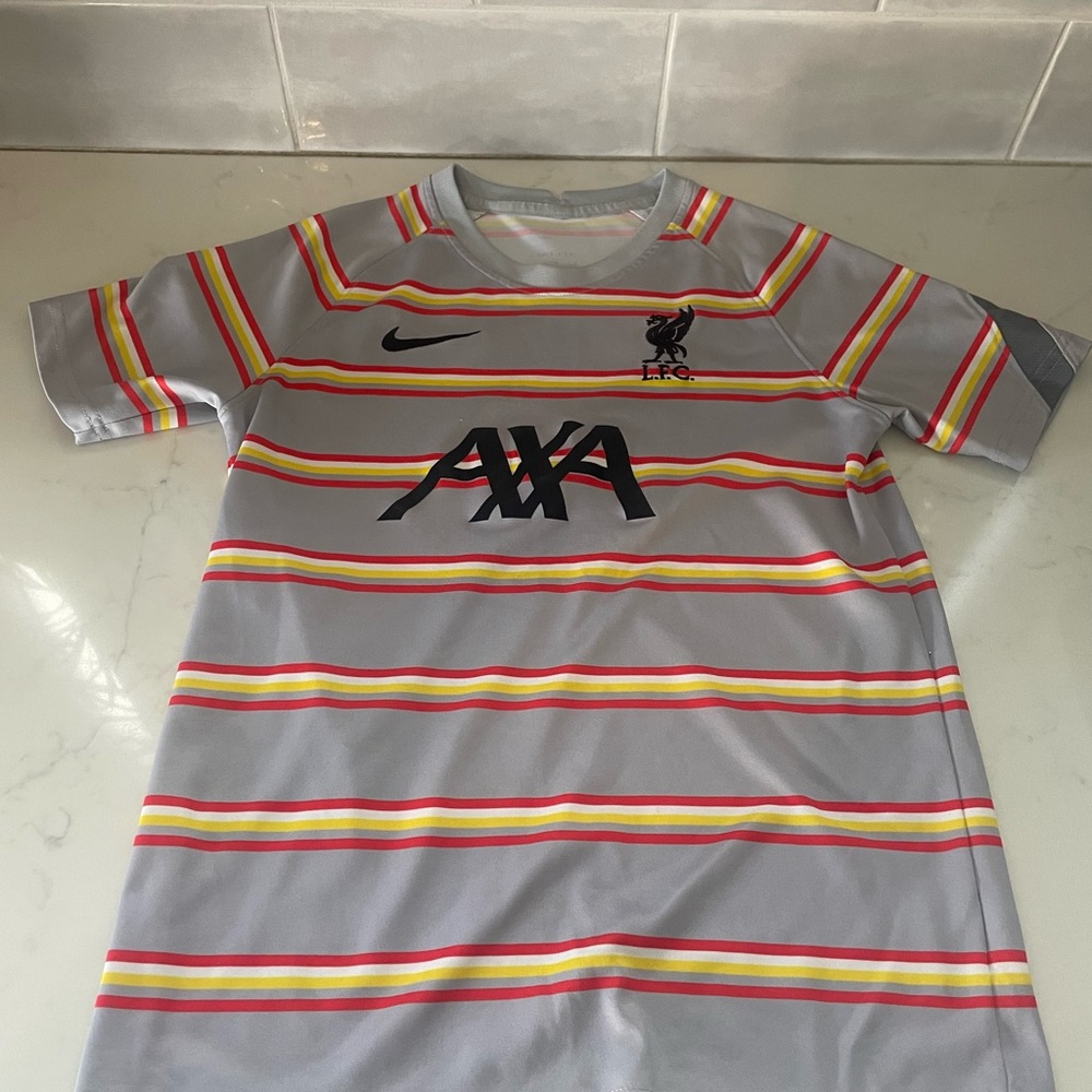Liverpool 2021-22 pre match jersey
